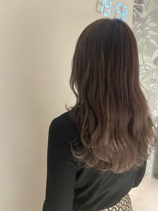 セミロング カラー カジュアルを女っぽく 𝗮𝘆𝗮𝗰𝗼のヘアスタイル