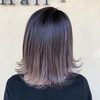 ミディアム カラー 山田 笑みのヘアスタイル