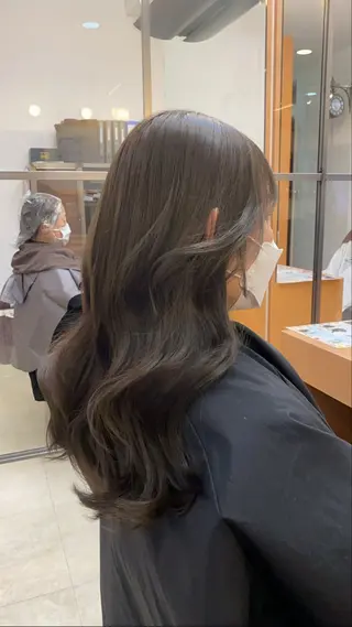 ロング カラー 只野 真衣のヘアスタイル