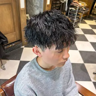 ショート パーマ メンズ ツイスパ/メンズ特化 🦋𝑺𝑶𝑵𝑬のヘアスタイル