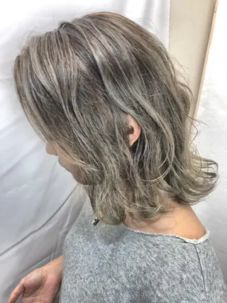 ミディアム カラー TAKAHASHI LEAPSのヘアスタイル