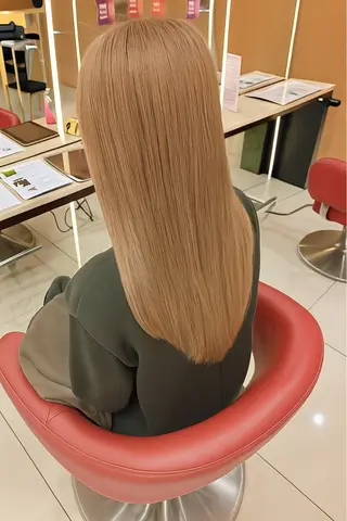 セミロング カラー ゆめ ベージュカラーのヘアスタイル