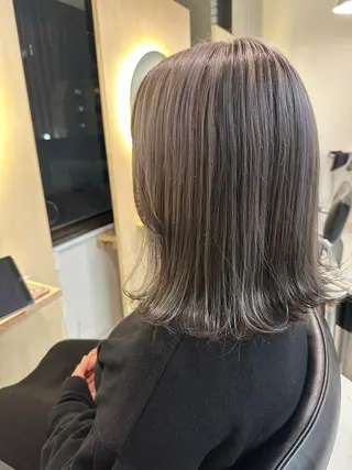 カラー 深見 真由のヘアスタイル