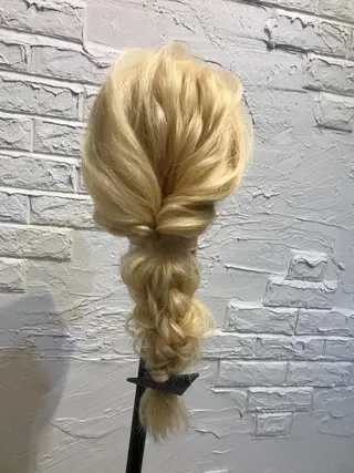 ヘアアレンジ 中目黒✂︎店長✂︎ TOMOHIROのヘアスタイル