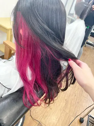 ロング カラー 青木 優歩のヘアスタイル