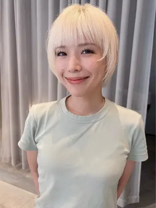 ショート mayu🤍 透明感カラーのヘアスタイル