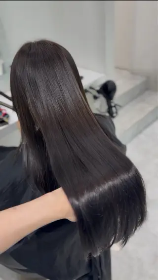 カラー オリーブ/ワンホン SHIONのヘアスタイル