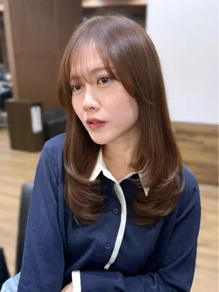 セミロング カラー 石井 陽海のヘアスタイル