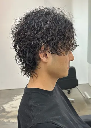 ショート パーマ メンズ 山本 駿介のヘアスタイル