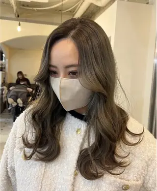 ロング Maho/海外 レイヤー/ハッシュのヘアスタイル