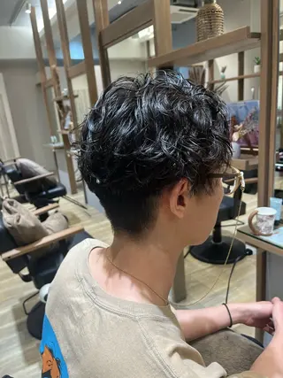 ショート メンズ ケアブリーチカラー 樋口 莉奈のヘアスタイル