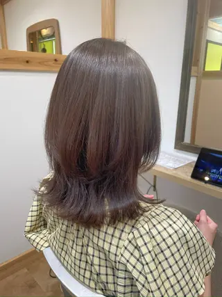 ミディアム 山口 里莉のヘアスタイル