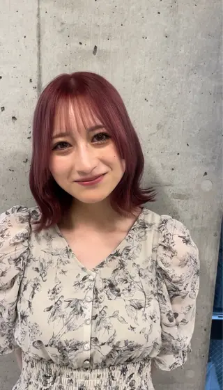 ミディアム カラー yuzuna ハイトーン 天神のヘアスタイル
