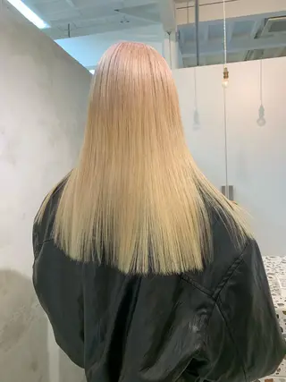 ロング カラー wakana/ 柔らかベージュカラーのヘアスタイル