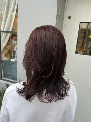 ミディアム カラー 西村 美羽のヘアスタイル