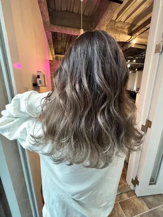 ロング カラー ヘアカラー&縮毛矯正 STAR☆RIVERのヘアスタイル