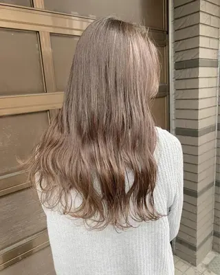 ミディアム カラー レイヤーカット 西村あきやのヘアスタイル