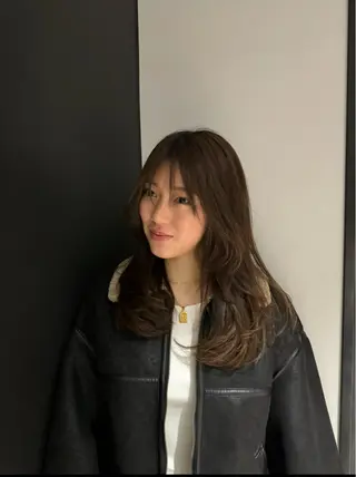 セミロング 暖色カラー Ryokaのヘアスタイル
