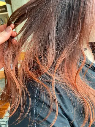 ロング 透け感カラー/ momo🦕のヘアスタイル