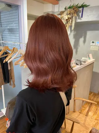 ミディアム カラー akane .のヘアスタイル