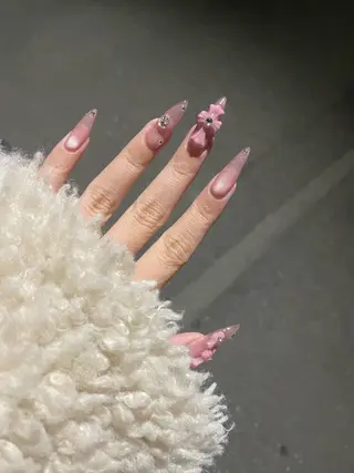 ネイル hitomi 🎀所沢ネイルサロンのネイルデザイン