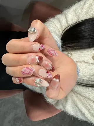 ネイル LAVISH 大和店 emi・:*+のネイルデザイン