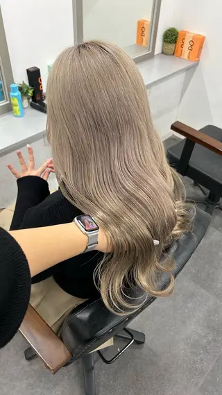 ロング カラー 艶髪✖️ハイトーン 🫧YURIA🫧のヘアスタイル