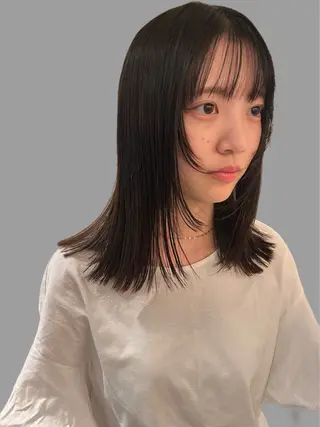 ミディアム 透明感カラー/ミヤタ ヒビキのヘアスタイル