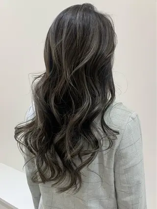 ロング カラー 渋谷ブリーチカラー 韓国ヘアyuikoのヘアスタイル