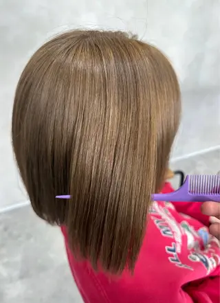 カラー 𝑴𝒐𝒓𝒊 /髪質改善/艶髪🖤のヘアスタイル