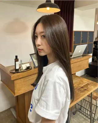 セミロング NAGISA髪質改善 &透明感カラー🪞のヘアスタイル