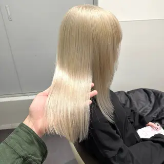 セミロング カラー 💫艶ハイトーン×髪 質改善💫リュウトのヘアスタイル