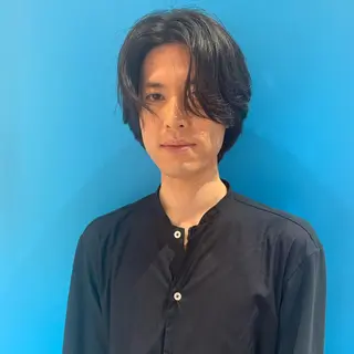 ミディアム メンズ ウルフ、レイヤー 、メンズカットSHOのヘアスタイル