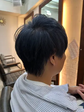 ショート カラー 我満 宏映のヘアスタイル