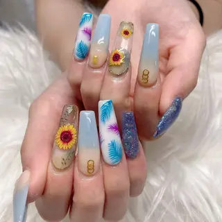 セミロング ネイル Y. Sのネイルデザイン