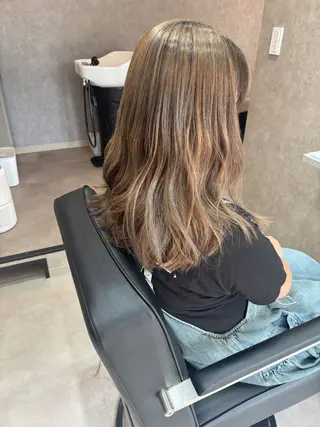 ロング カラー Mina Akiyamaのヘアスタイル