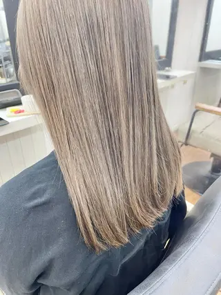 ロング カラー 青木 優歩のヘアスタイル