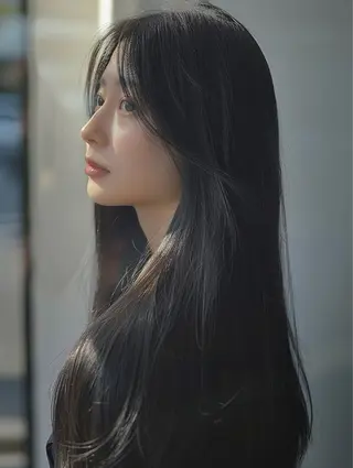 ロング 透明感のあるカラーと レイヤーカット龍星のヘアスタイル