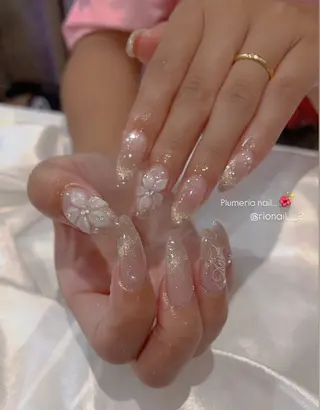 ネイル 𝘙𝘪𝘰𝘯𝘢 ...🕯🤍のネイルデザイン
