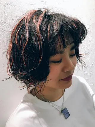 カラー 💓パーマ，💗 レイヤーカットのヘアスタイル