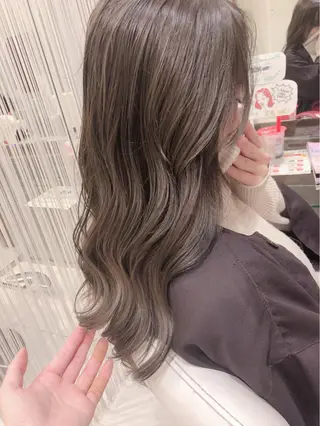 セミロング カラー 齋藤 佳以のヘアスタイル