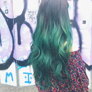 ロング カラー ヘアアレンジ 前濱 ノゾミのヘアスタイル