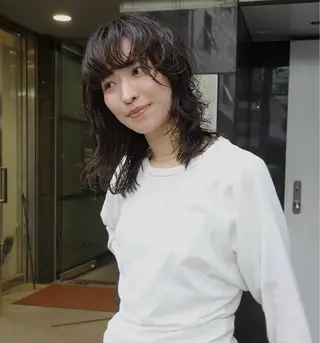セミロング パーマ くるくるパーマ🧹 miyukiのヘアスタイル