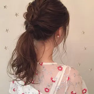セミロング ヘアアレンジ 市川 千夏のヘアスタイル