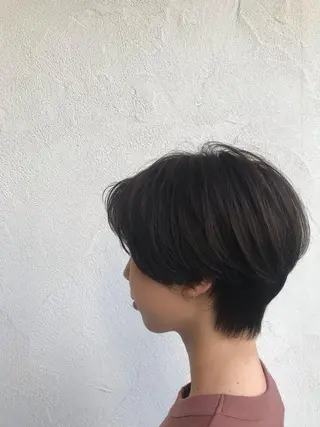 カラー 山下 襟華のヘアスタイル