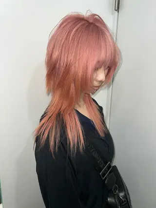 セミロング 💥ウルフカット デザインあんな💥のヘアスタイル