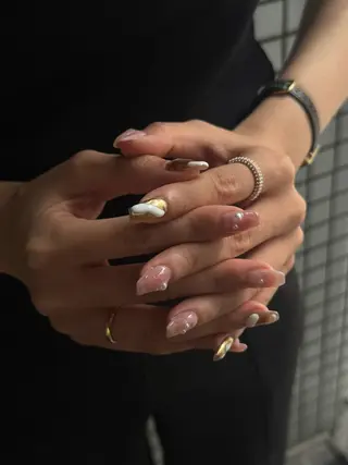 ネイル カエデ/ 海外ネイル🌺のネイルデザイン