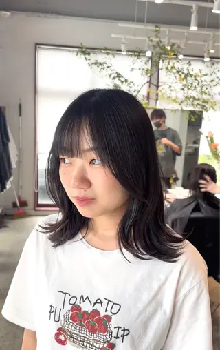 ミディアム ྀི akane   ྀིのヘアスタイル