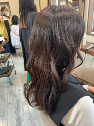 カラー Emma 吉田のヘアスタイル