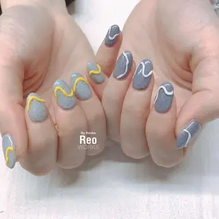 ミディアム ネイル Blowe ニュアンスのネイルデザイン
